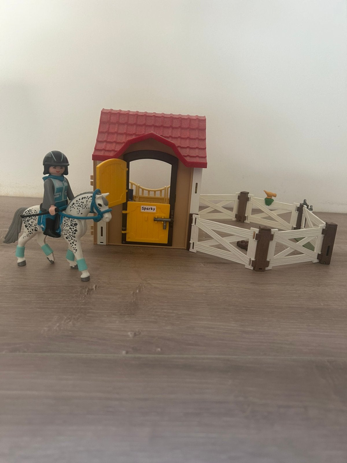 Playmobil country appaloosa met paardenbox 6935, Gebruikt, Complete set, Ophalen of Verzenden, Country