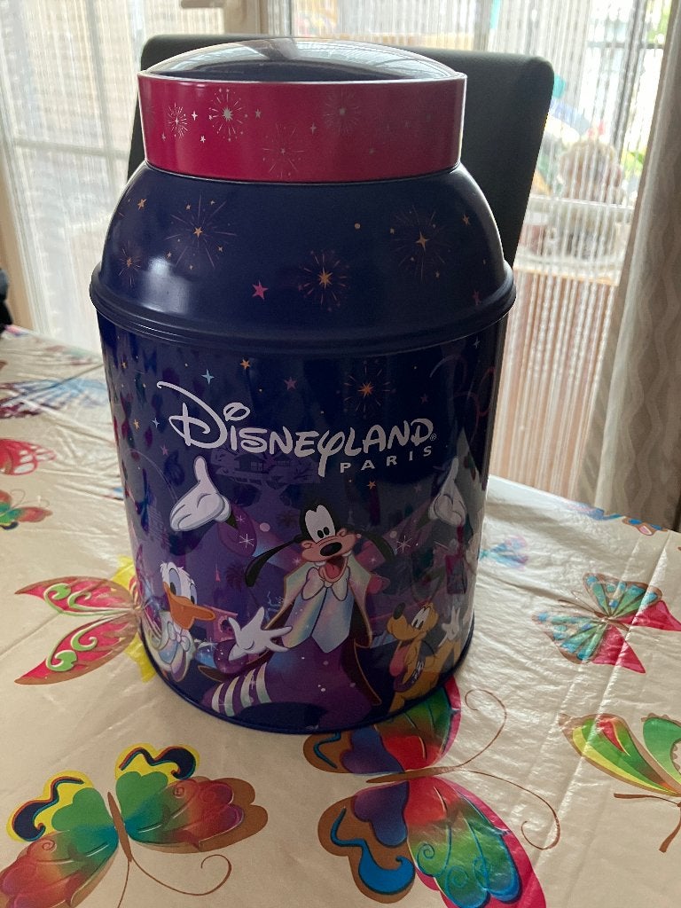 Groot koekjesblik 30 jaar Disneyland Parijs (Mickey Minnie), Verzamelen, Ophalen of Verzenden, Mickey Mouse