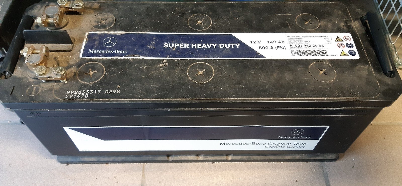 2 stuks startbatterijen als nieuw 12v 140ah
