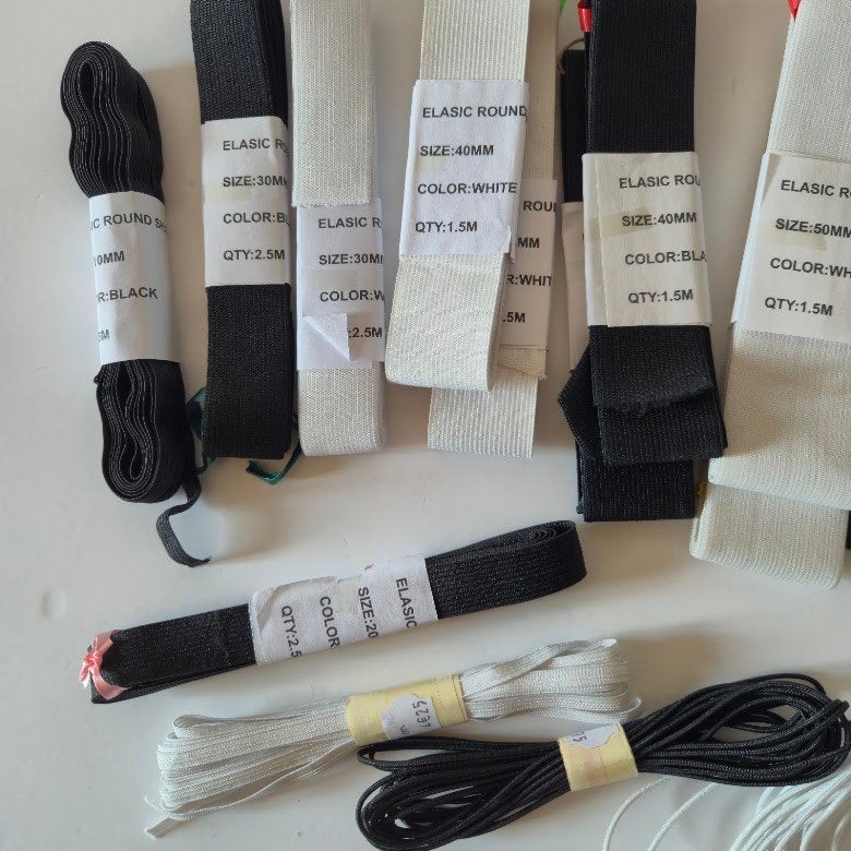 50 mètres d'élastique de largueurs différentes noir et blanc, Hobby & Loisirs créatifs, Envoi, Neuf, Accessoires, Autres marques