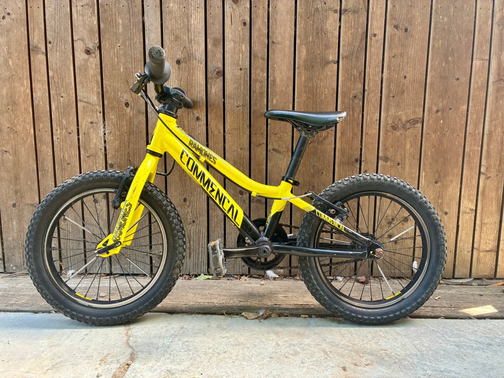 Kindermountainbike aluminium 16 inch Commencal ramones, Fietsen en Brommers, Fietsen | Kinderfietsjes, Ophalen, Gebruikt, Velgrem