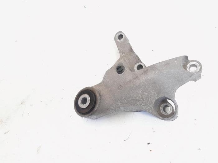 Support moteur d'un Mercedes CLA, 3 mois de garantie, Utilisé, -, -