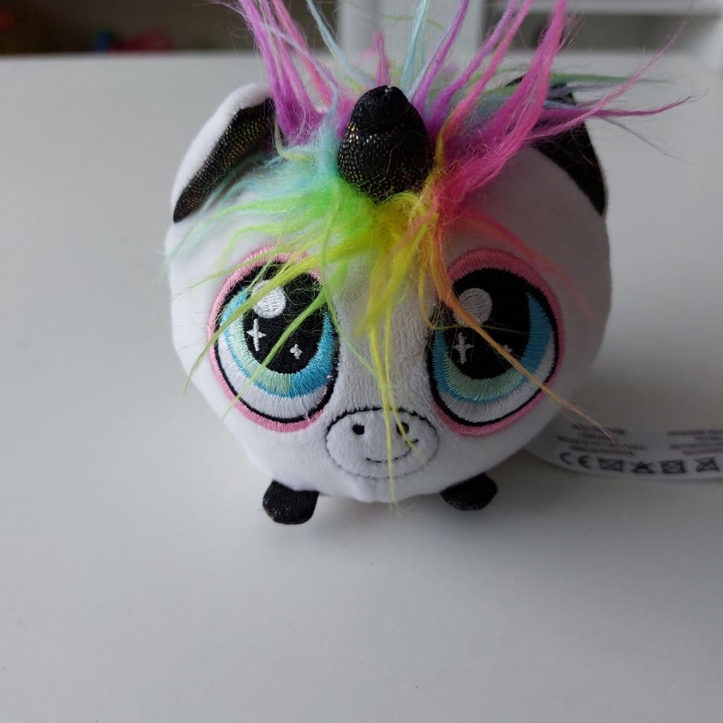 Un câlin en forme de boule. C'est une licorne. Bon état, Enfants & Bébés, Jouets | Peluches, Enlèvement, Licorne
