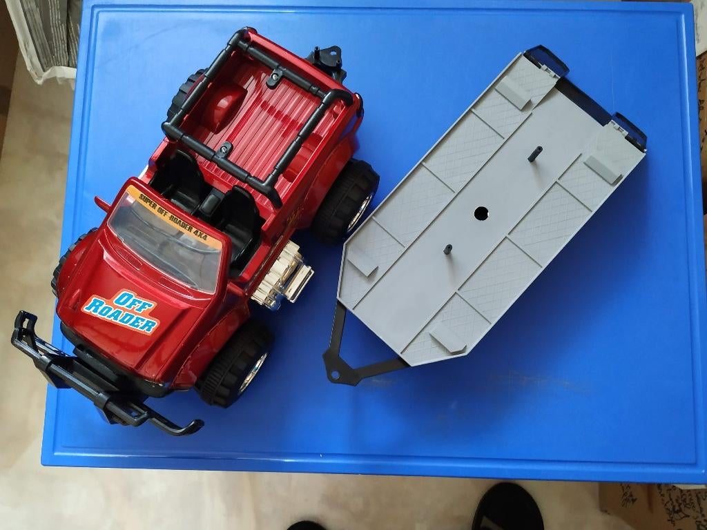 grote sterke zeer mooie speelauto met aanhangwagen en boot, Kinderen en Baby's, Speelgoed |Speelgoedvoertuigen, Ophalen of Verzenden
