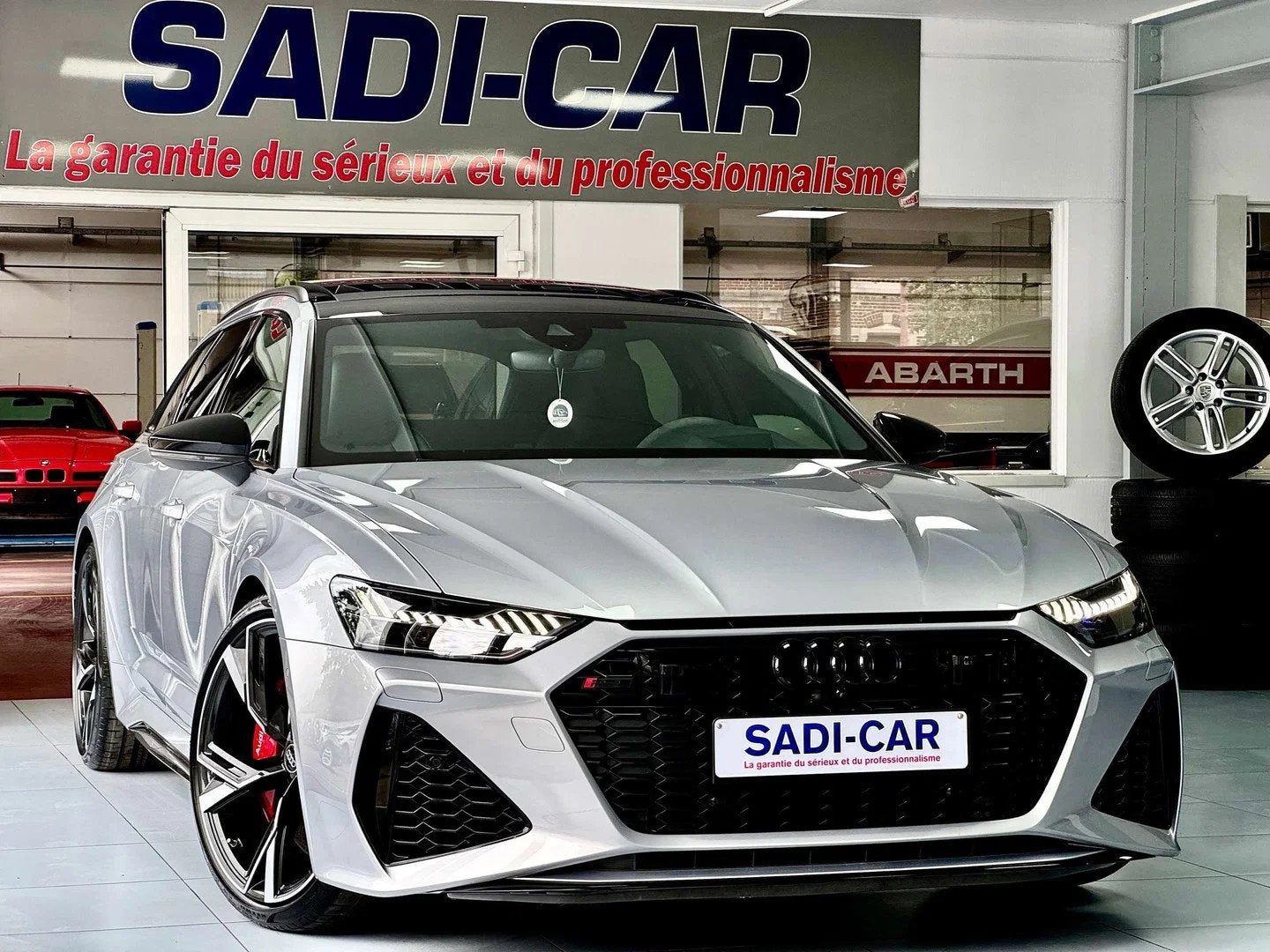 Audi RS6 Avant 4.0 V8 TFSI 600cv Quattro Tiptronic - UTILITA, Autos, Audi, Cuir, Argent ou Gris, Achat, 3996 cm³