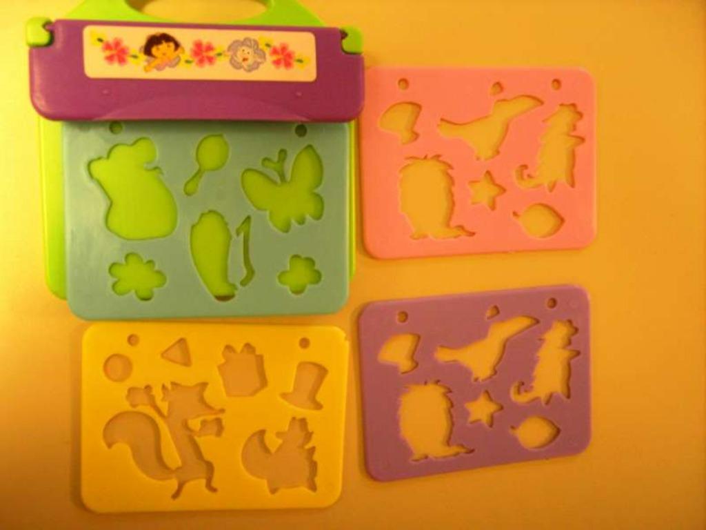 4 moules Dora dans un étui assorti, Enfants & Bébés, Jouets | Éducatifs & Créatifs, Comme neuf, Bricolage, Découverte, Enlèvement ou Envoi
