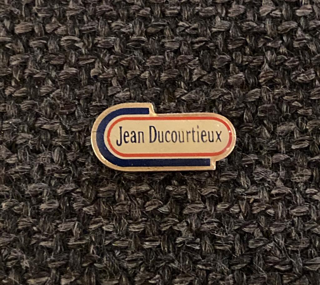 PIN - JEAN DUCOURTIEUX - GROSSISTE ALIMENTAIRE, Envoi, Utilisé, Autres sujets/thèmes, Insigne ou Pin's