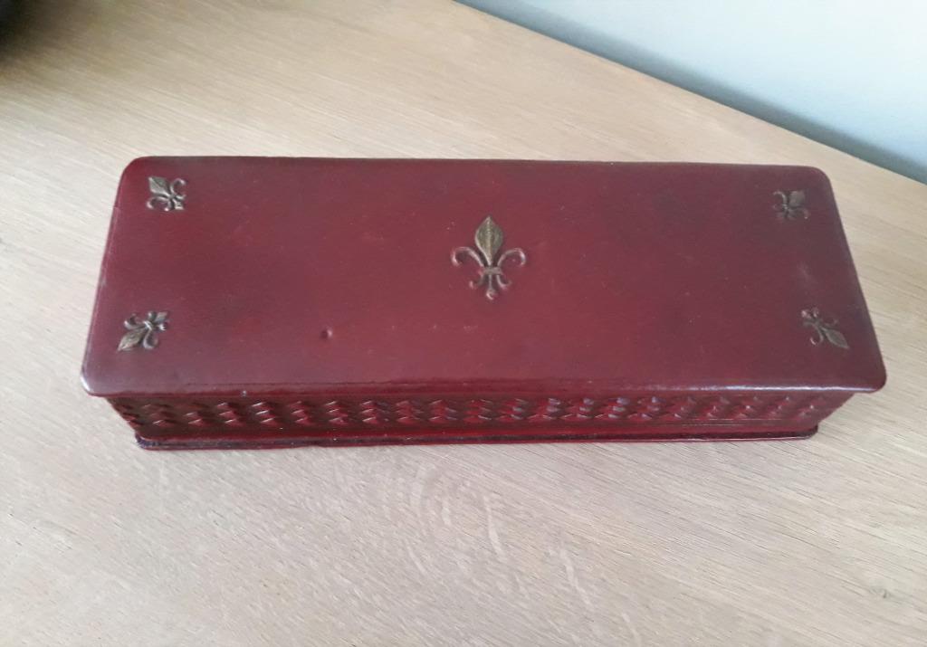 doos leder fleur de lys bordeau, Antiek en Kunst, Ophalen of Verzenden