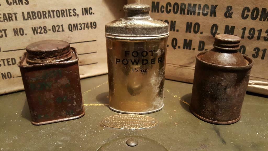 Lot 3x British footpowder WWII, Verzamelen, Militaria | Tweede Wereldoorlog, Landmacht, Overige typen, Ophalen of Verzenden
