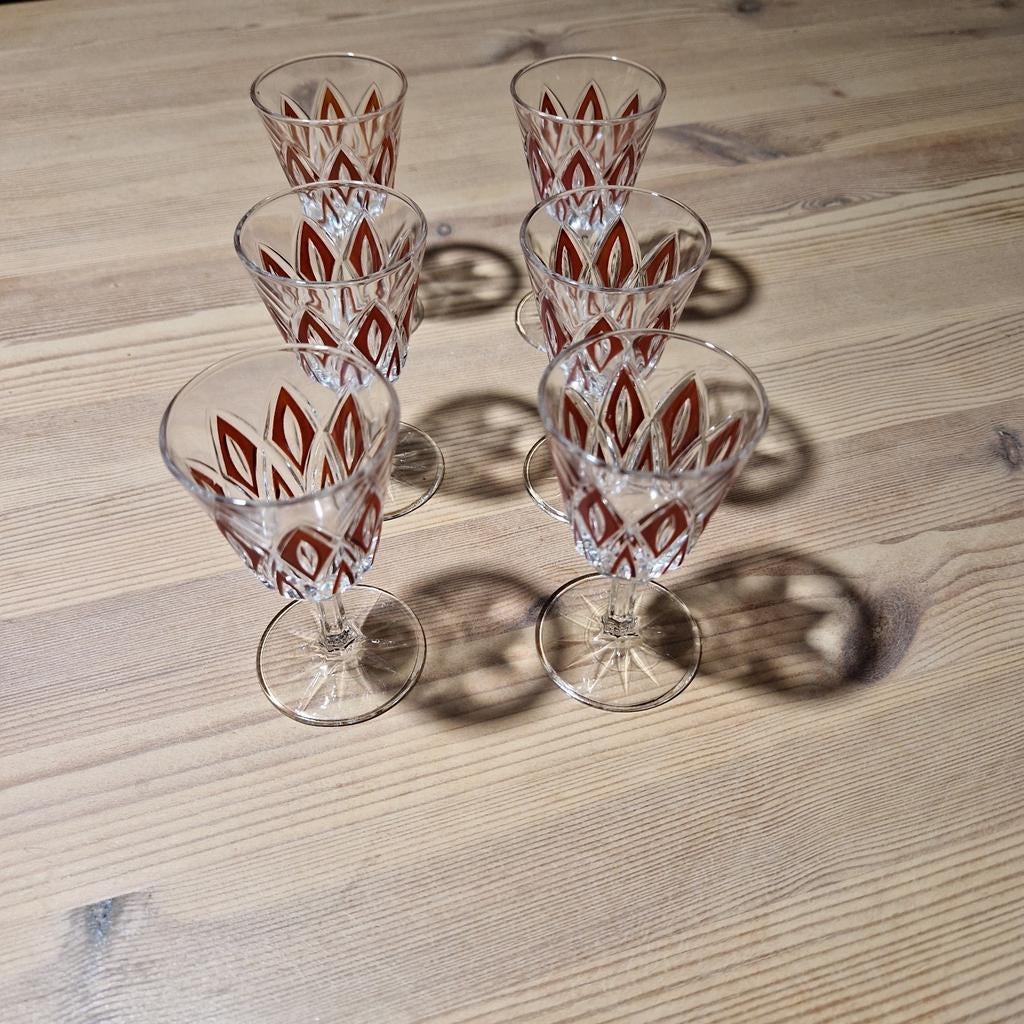 6 petits verres à liqueur VMC reims arlequin, Enlèvement ou Envoi