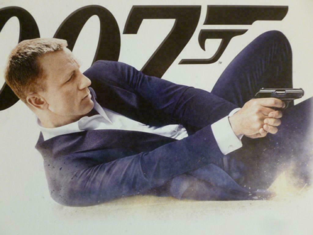 JAMES BOND 007 Affiches Posters Banners Video DVD 2002-2012, Enlèvement ou Envoi, Rectangulaire vertical, Utilisé, Cinéma et TV