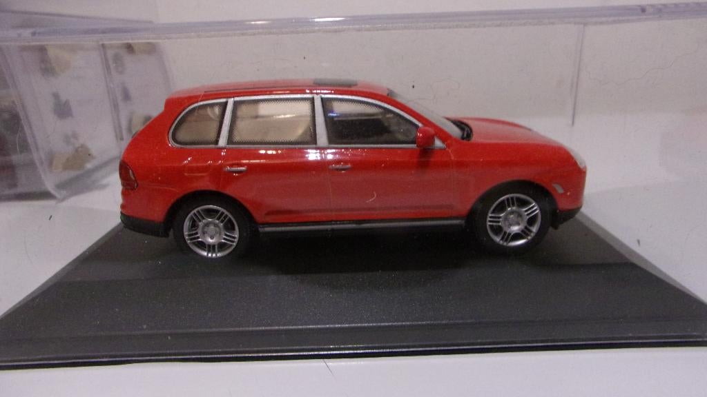 PORSCHE CAYENNE TURBO.1/43 HONGWELL COMME NEUVE,VITRINE, Enlèvement ou Envoi, Comme neuf, Voiture, Autres marques