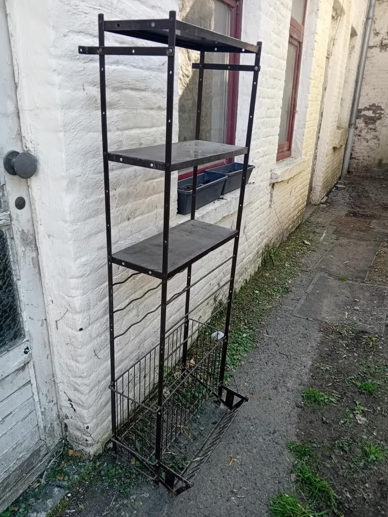 Etagère pour vin et pomme de terre, Enlèvement, Utilisé