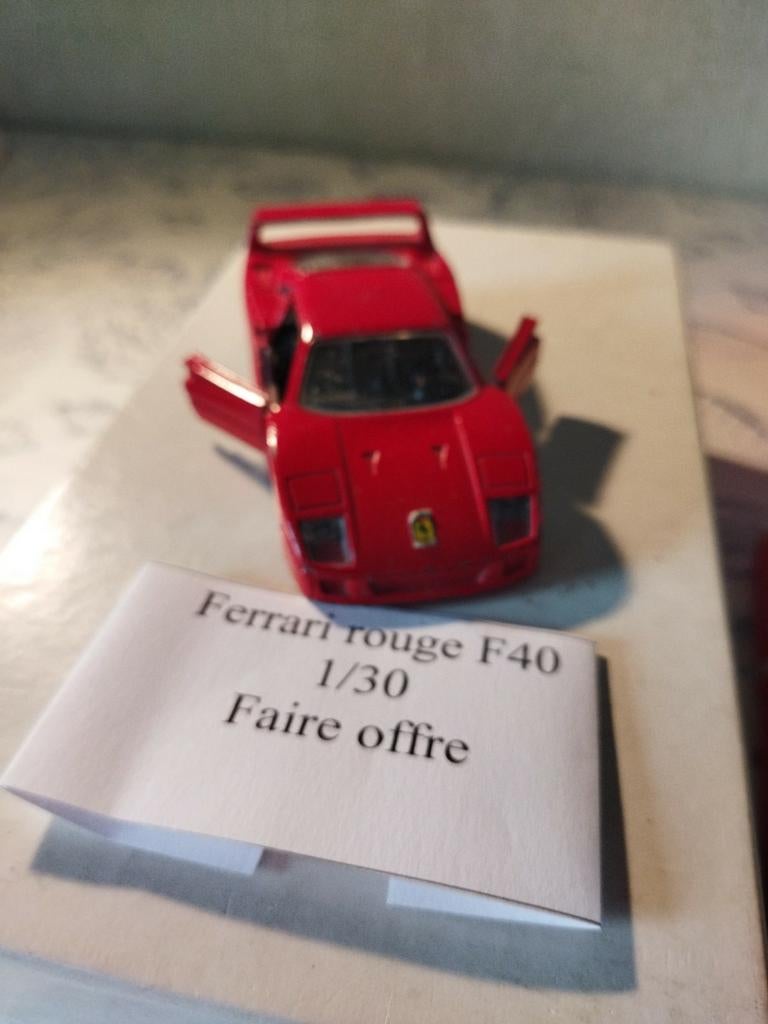 Ferrari rouge F 40, Enlèvement ou Envoi, Comme neuf, Voiture