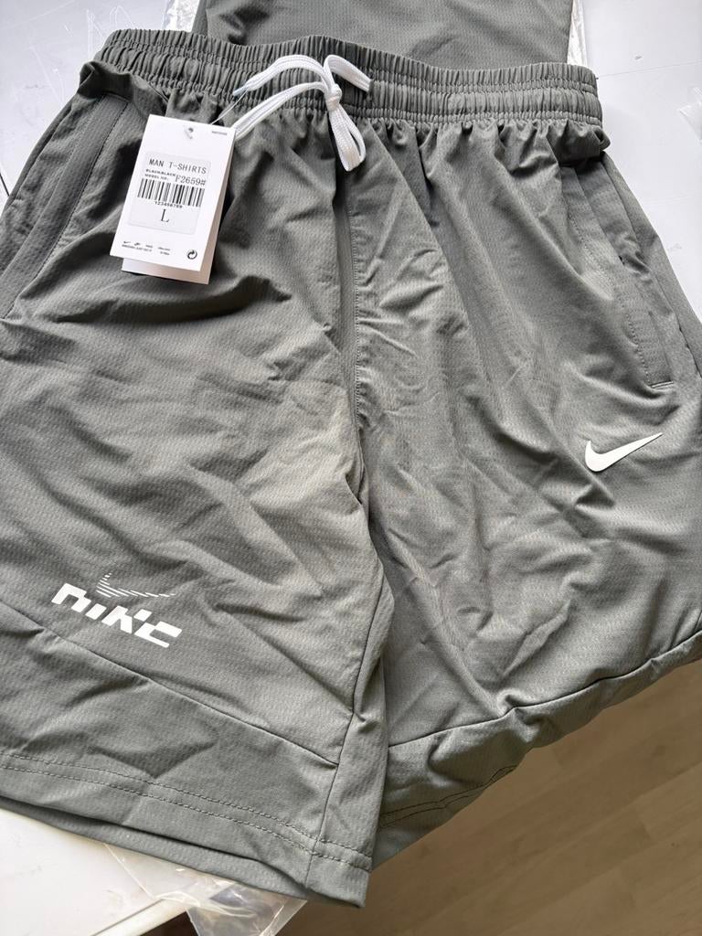 Ensemble Tee shirt short Nike, Enlèvement, Neuf