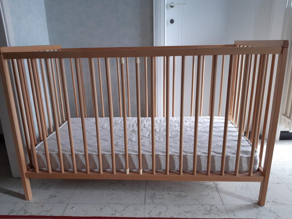 kinderbed + matras, Ophalen, Zo goed als nieuw, Lattenbodem
