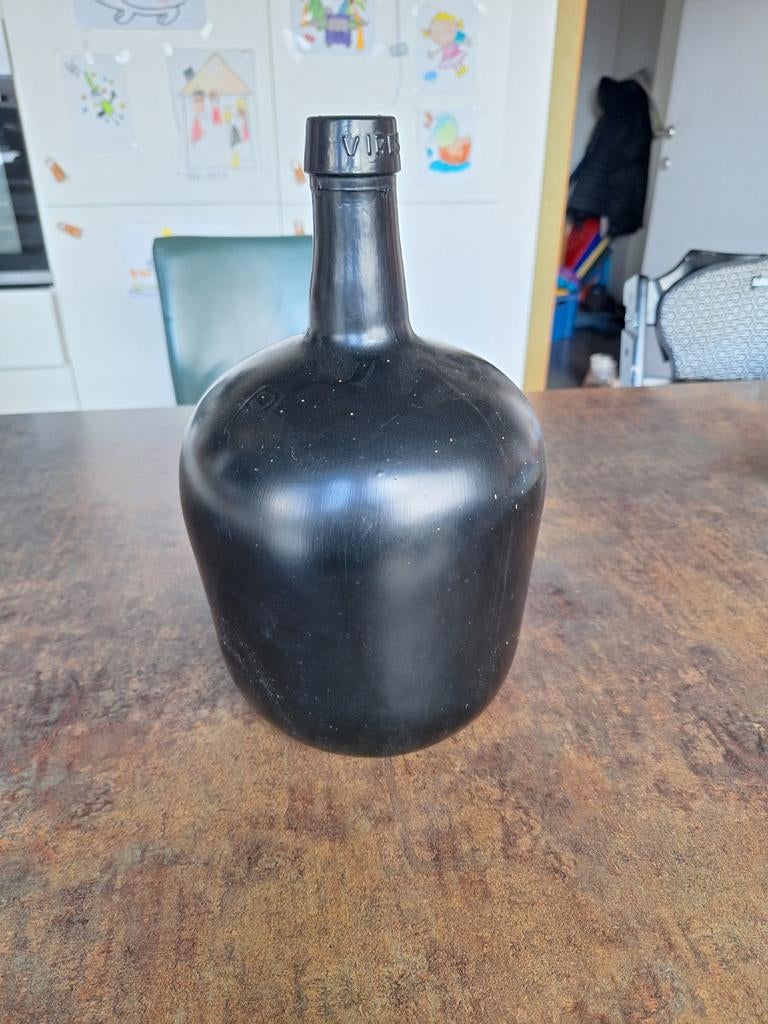 Oude glazen zwarte kruik viresa, Ophalen, Groen, Glas