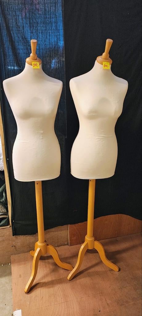 Mannequins rétro, Enlèvement, Comme neuf