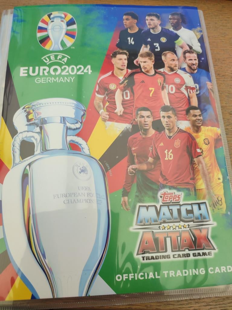 Topps Euro 2024 farde avec 404 stickers différents, Enlèvement ou Envoi, Comme neuf