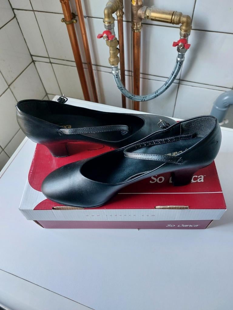 À VENDRE  CHAUSSURES  NOIRES   POINTURE 41, Kleding | Dames, Schoenen, Ophalen, Autre, Zwart, Dansschoenen