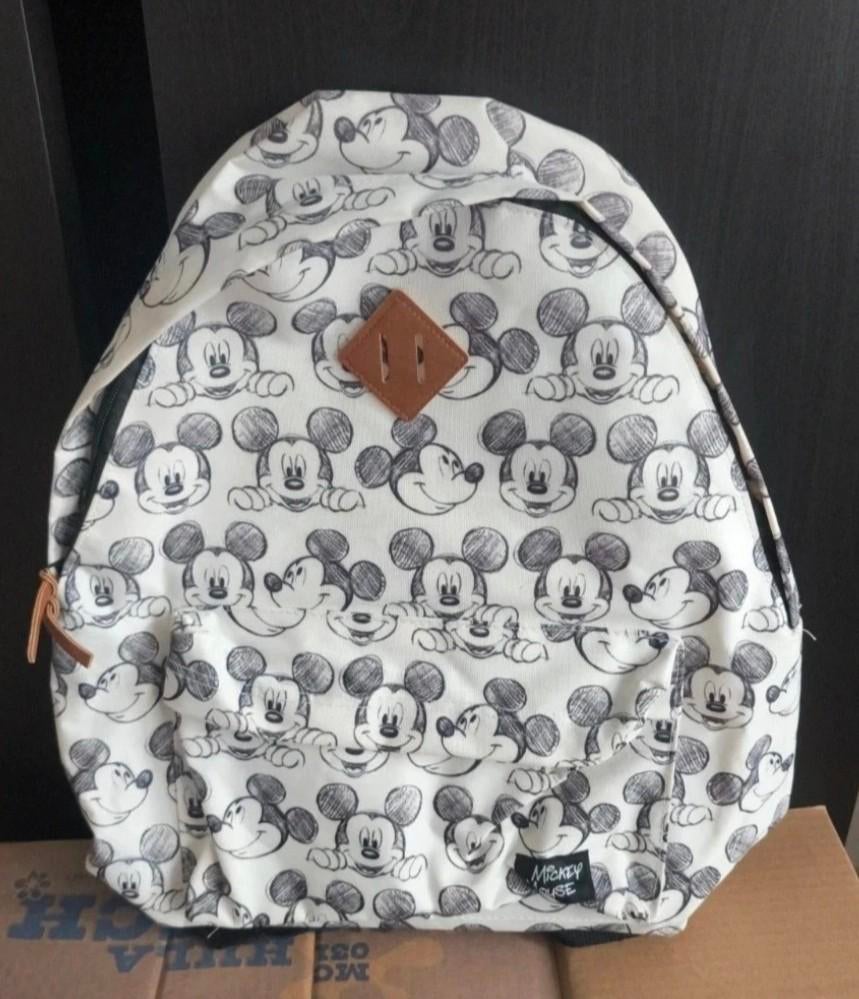 Sac à dos Disney Mickey, Enlèvement