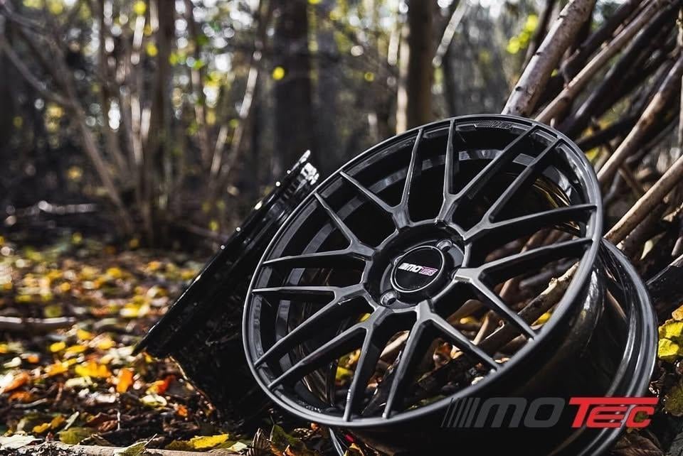 NIEUW – Motec MCR3 19 Inch – 5x112 – €1450 (set van 4), Enlèvement, Neuf