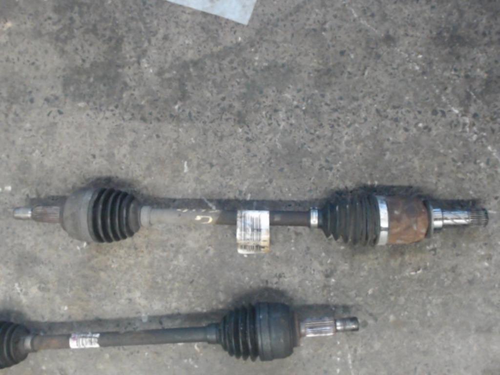 Cardan gauche Renault Clio 3 1.2i 55kw 2005-2009 LP/13526, Ophalen of Verzenden, Gebruikt, Renault