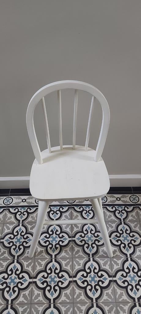 Ikea stoeltjes , wit gesloten, 2 stuks, Enlèvement
