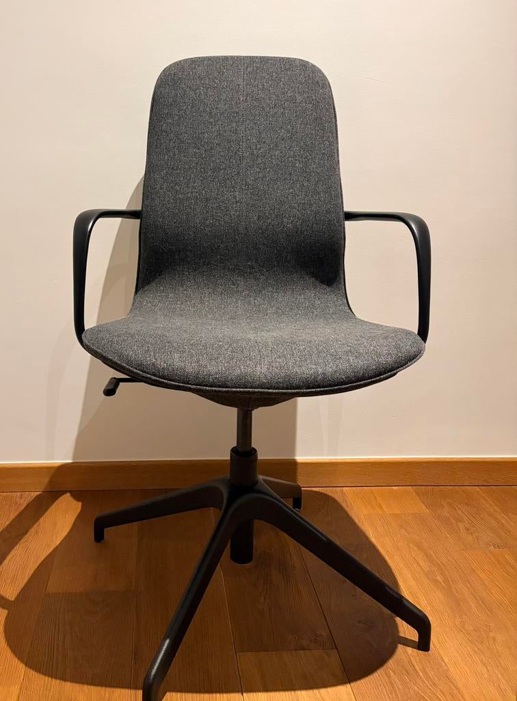 Bureaustoel met armleuning-donkergrijs/zwart-Ikea-Längfjäl, Ophalen, Zo goed als nieuw, Zwart, Bureaustoel