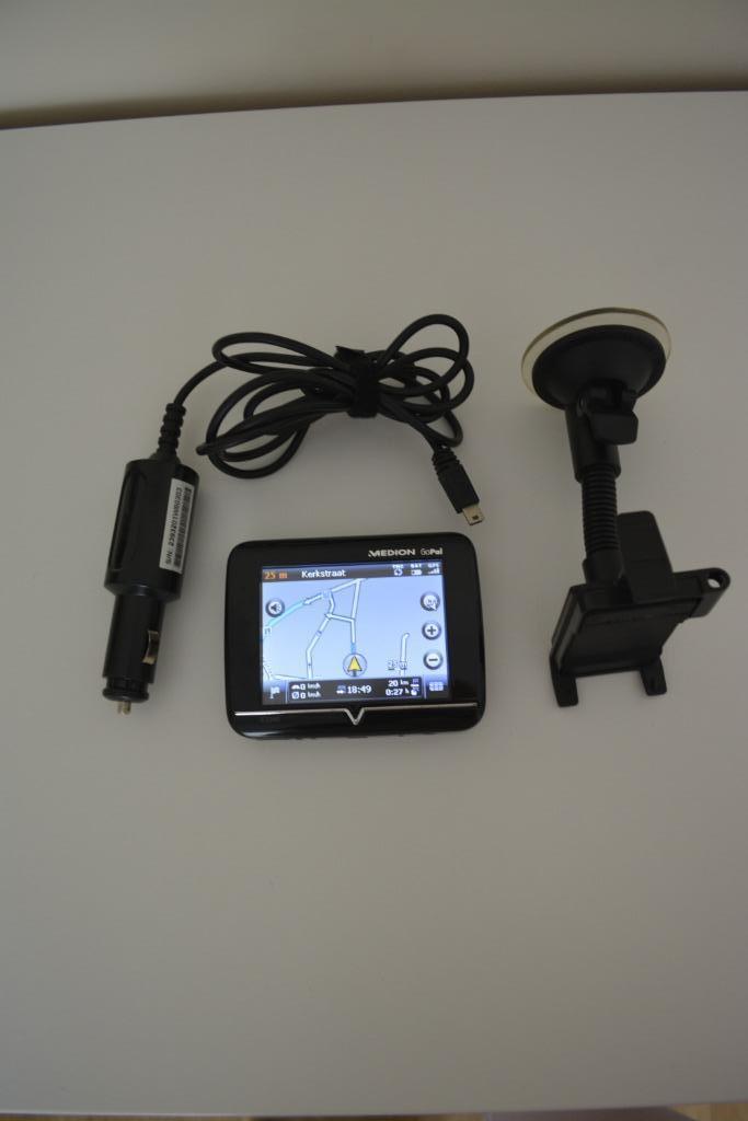 GPS Medion E3240, Autos : Divers, Navigation de voiture, Enlèvement ou Envoi, Utilisé