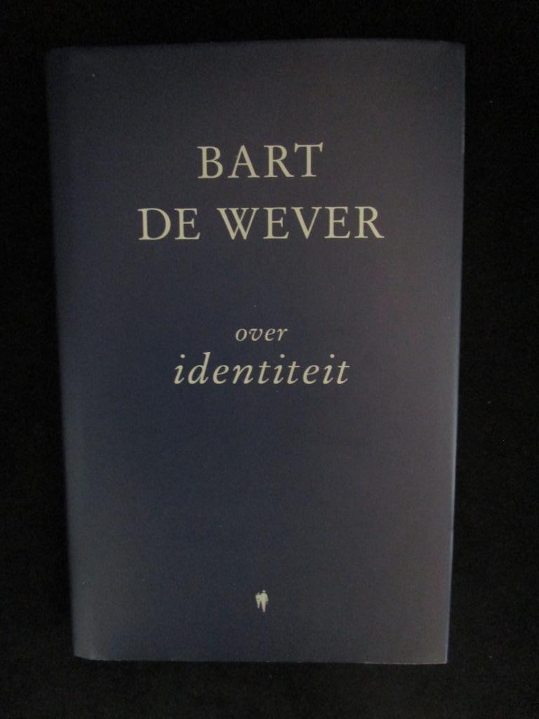 OVER IDENTITEIT - BART DE WEVER, Boeken, Nieuw, Ophalen of Verzenden, Bart de wever, Overige onderwerpen