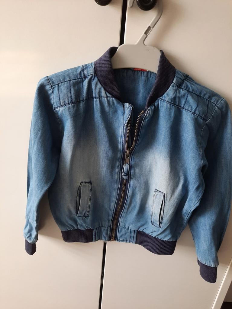 Veste jeans enfants :taille  98, Kinderen en Baby's, Ophalen, Zo goed als nieuw