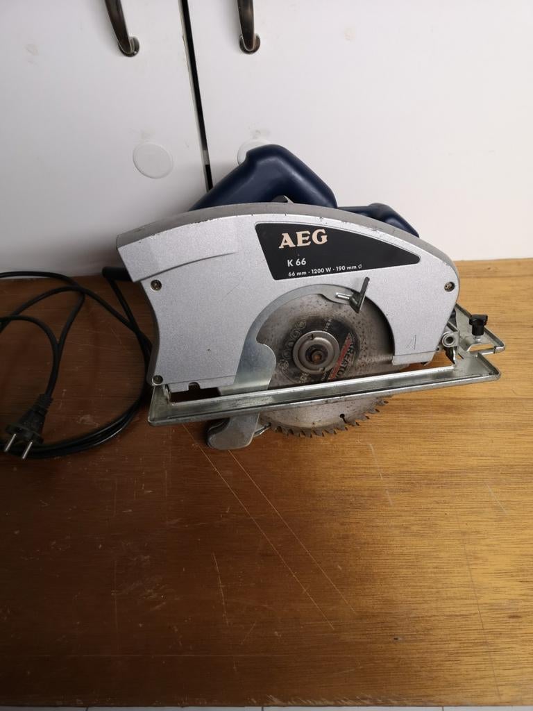 Aeg cirkelzaag, 1200 ww   60€, Diversen, Ophalen, Zo goed als nieuw