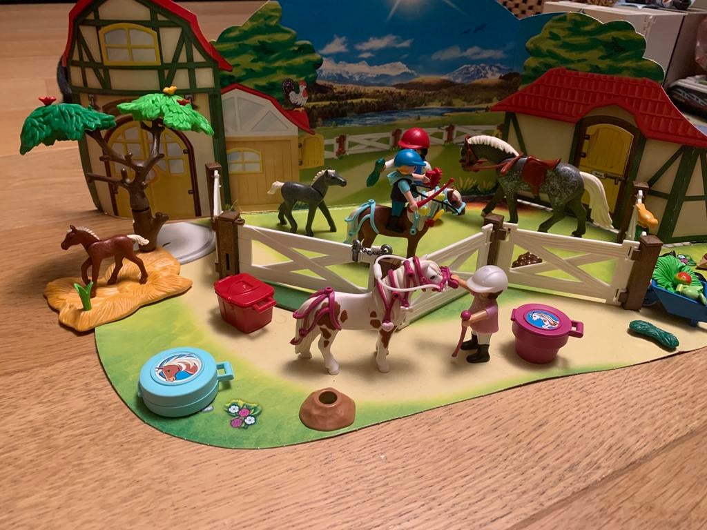 Playmobil Adventskalender Paardrijclub 9262, Ophalen of Verzenden, Zo goed als nieuw