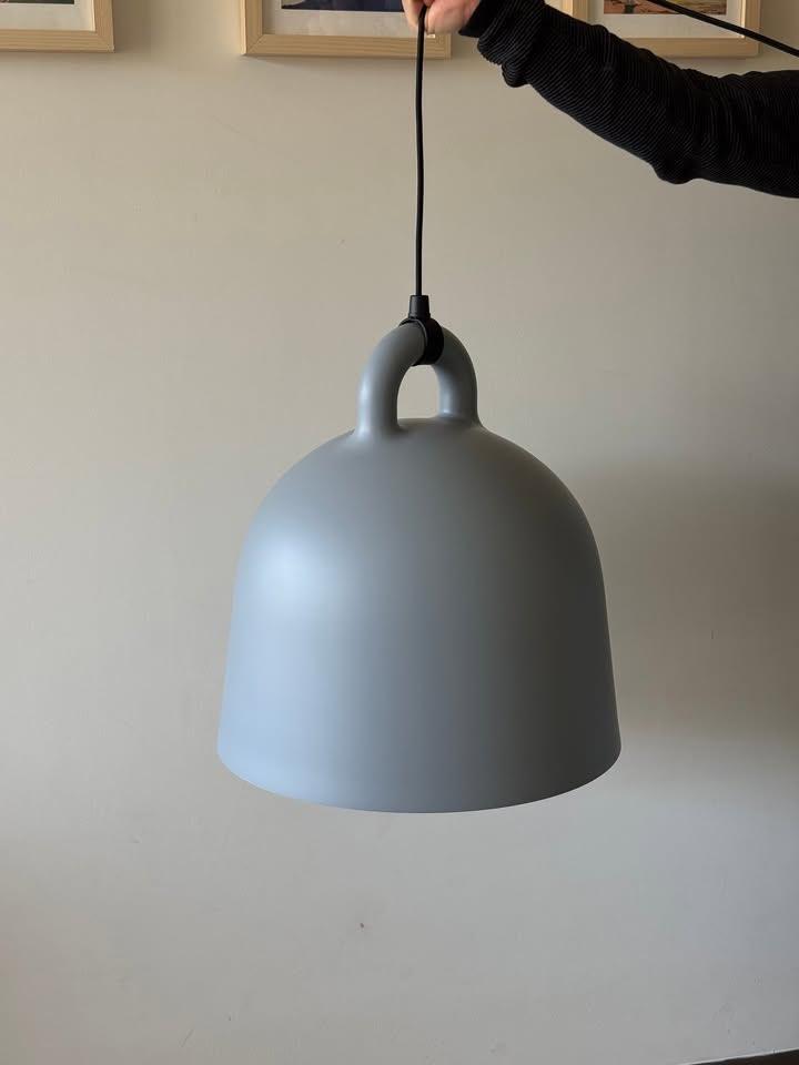 Suspension Normann Copenhagen Grise Medium, Maison & Meubles, Lampes | Lampes de table, Neuf, Moins de 50 cm, Métal, Enlèvement