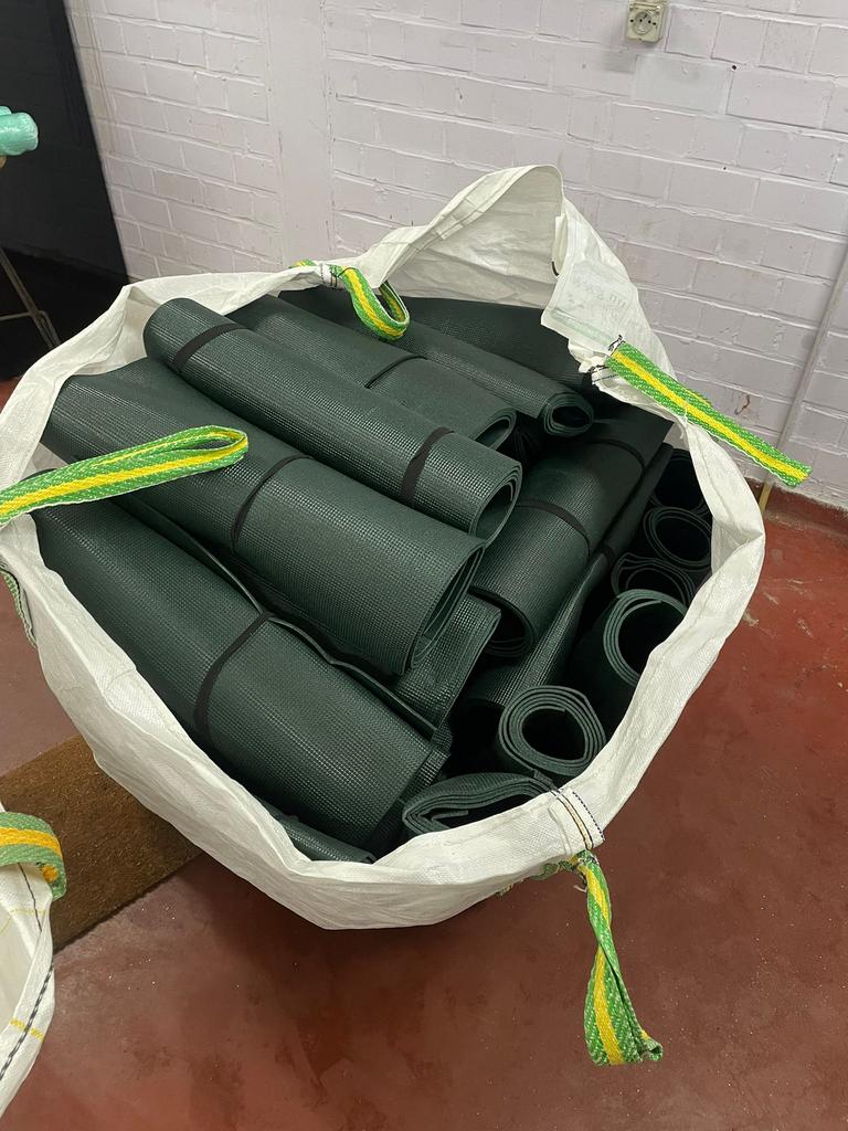 Lot van 57 Yogamatten Kimjaly, Sport en Fitness, Yoga en Pilates, Ophalen, Nieuw, Yogamat
