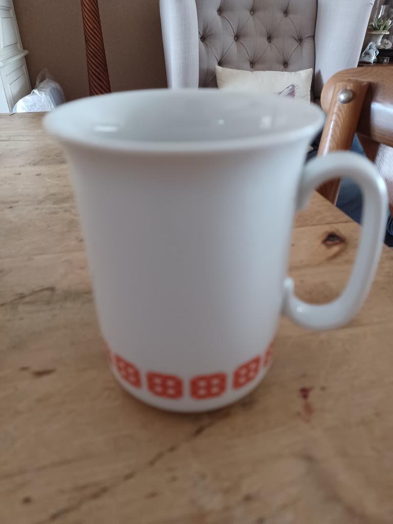 VILLEROY EN BOCH HEINRICH KOFFIEMOK rood/oranje motief, Enlèvement ou Envoi