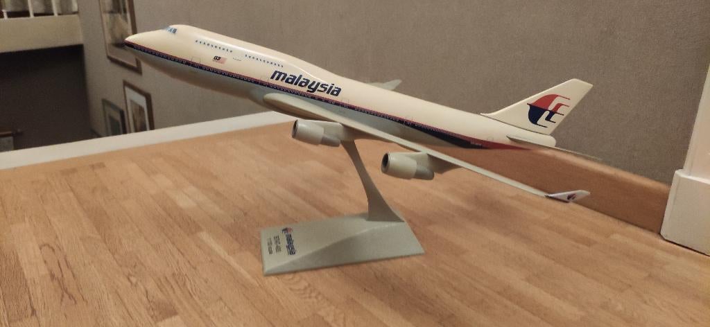 Boeing 747 - 400  -  1:130  -  Malysia Airlines - zeldzaam, Verzamelen, Ophalen of Verzenden, Zo goed als nieuw, Schaalmodel
