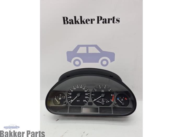 Compteur kilométrique KM d'un BMW 3-Serie, -, -, 3 mois de garantie, Utilisé