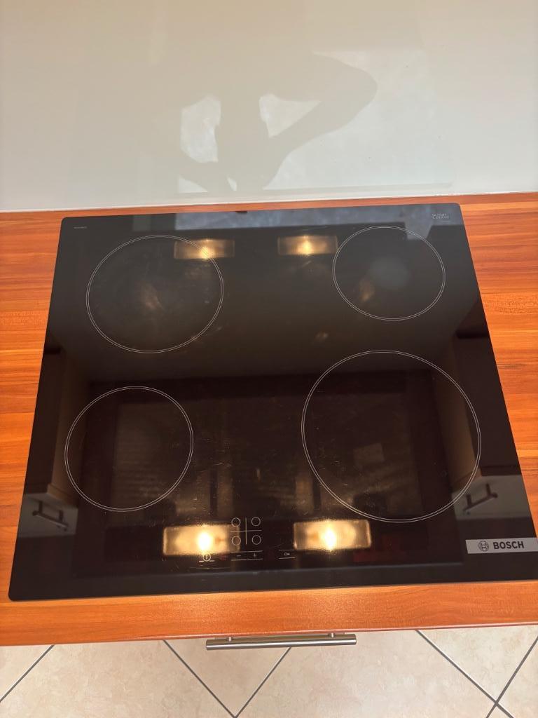 Table de cuisson vitrocéramique, 4 zones de cuisson, Encastré, Comme neuf, Enlèvement
