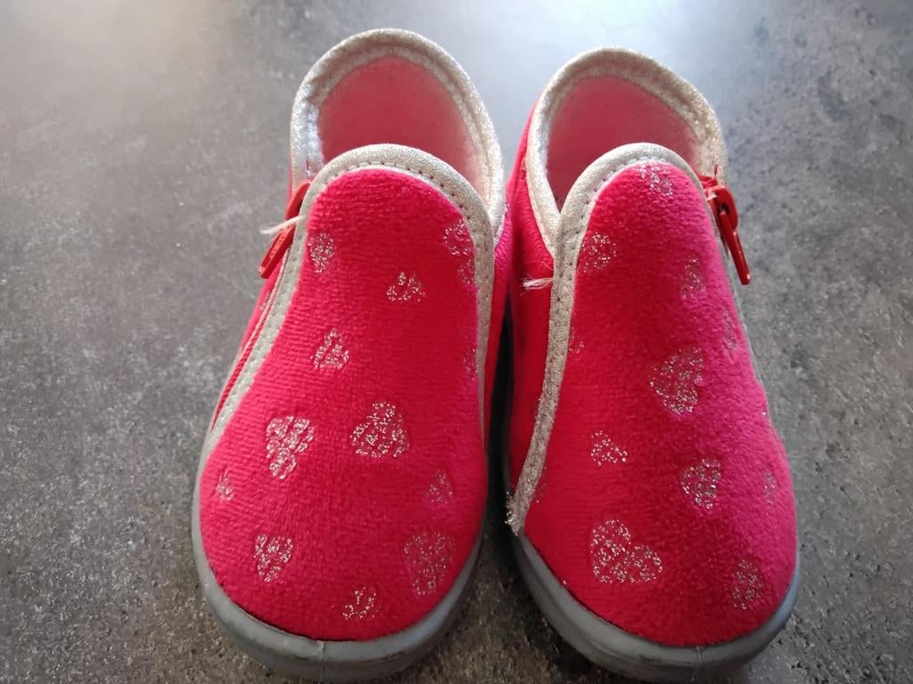 Rode meisjes pantoffels, Ophalen of Verzenden