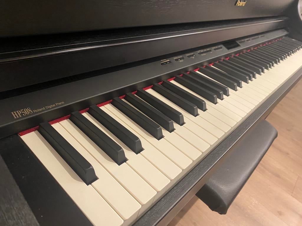 Roland HP508 pour piano, Musique & Instruments, Enlèvement, Comme neuf, Piano