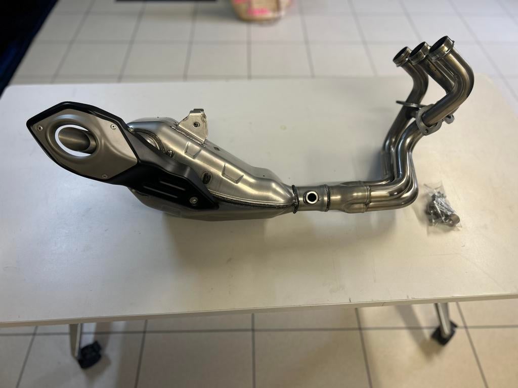 Ligne d’échappement YAMAHA MT09 d’origine (phase 2), Motos, Pièces | Yamaha, Révisé, Enlèvement