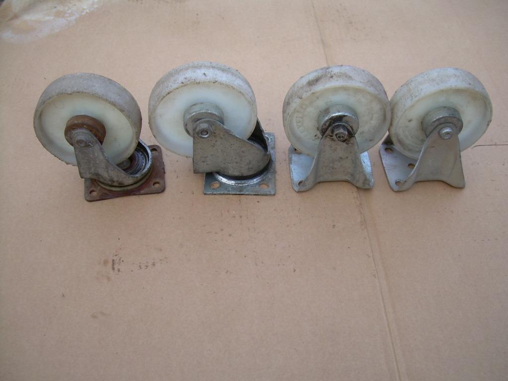 4 nylon wielen, 3 lege gasflessen, Enlèvement ou Envoi, Utilisé, Autres types