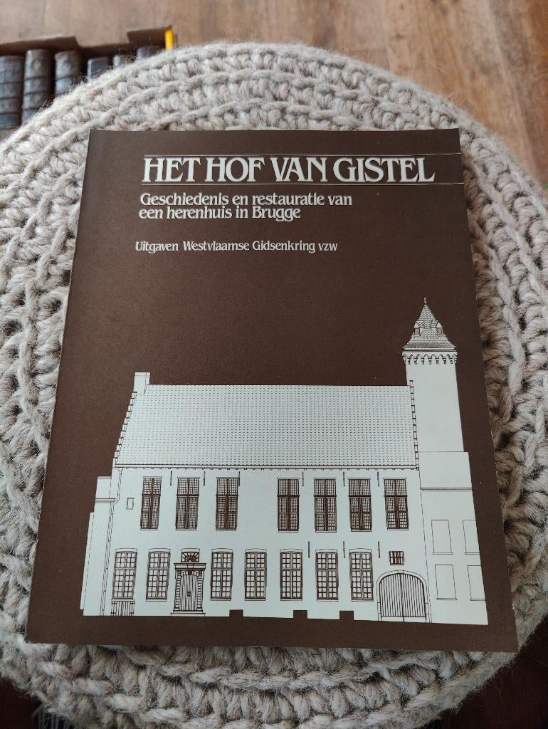 Het hof van Gistel - Geschiedenis van herenhuis in Brugge, Ophalen of Verzenden, Zo goed als nieuw