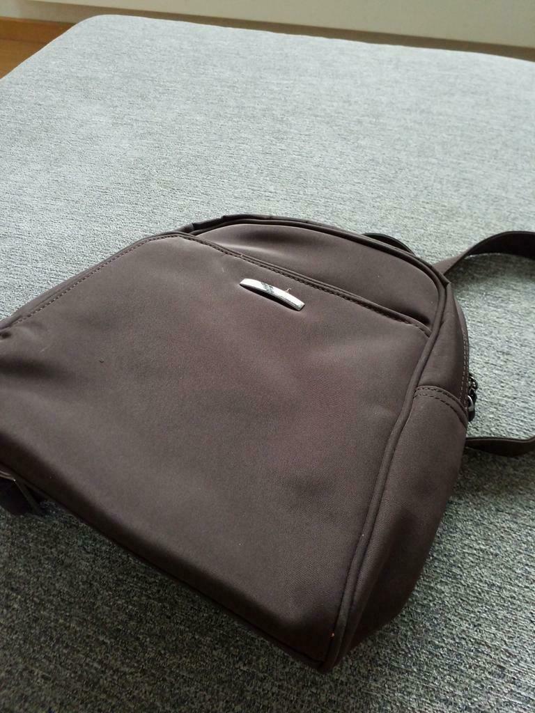 Sac à main en forme de sac à dos de LDM, Envoi, Comme neuf, Sac à main