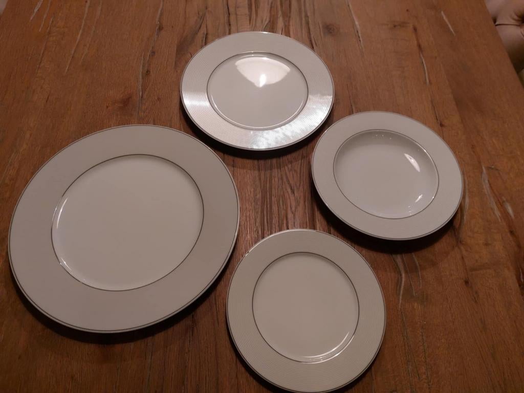 Klassevol eet en koffieservies volledig nieuw, Huis en Inrichting, Ophalen of Verzenden, Kom(men)