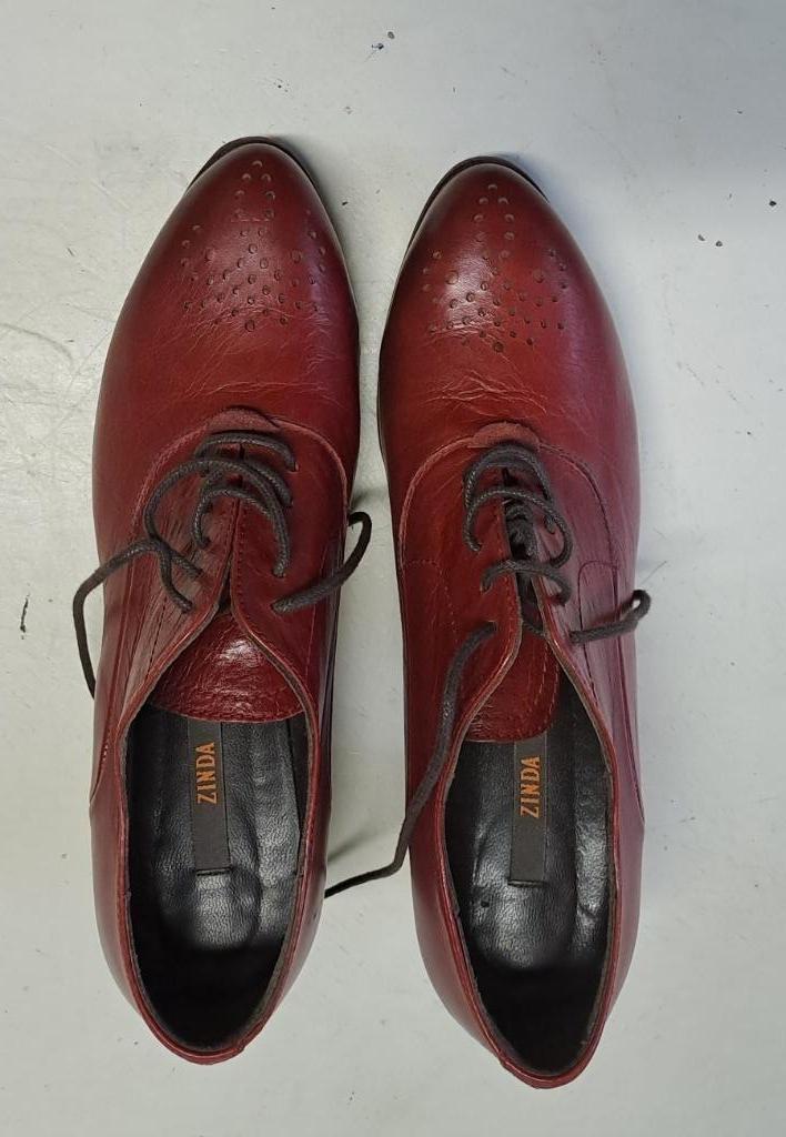Modieuze veterschoenen dames merk ZINDA, Kleding | Dames, Schoenen, Gedragen, Schoenen met lage hakken, Rood, Ophalen of Verzenden