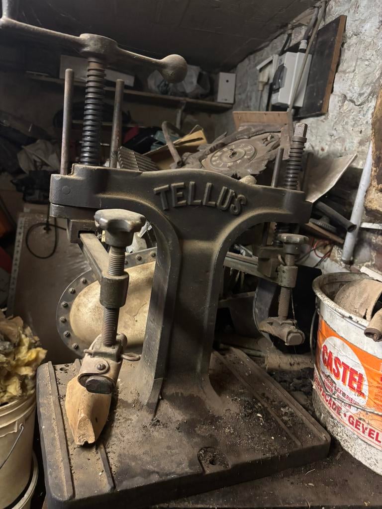 Lot Cordonnier Ancien : Presse TELLUS + Enclume Pied de Fer, Antiquités & Art, Enlèvement