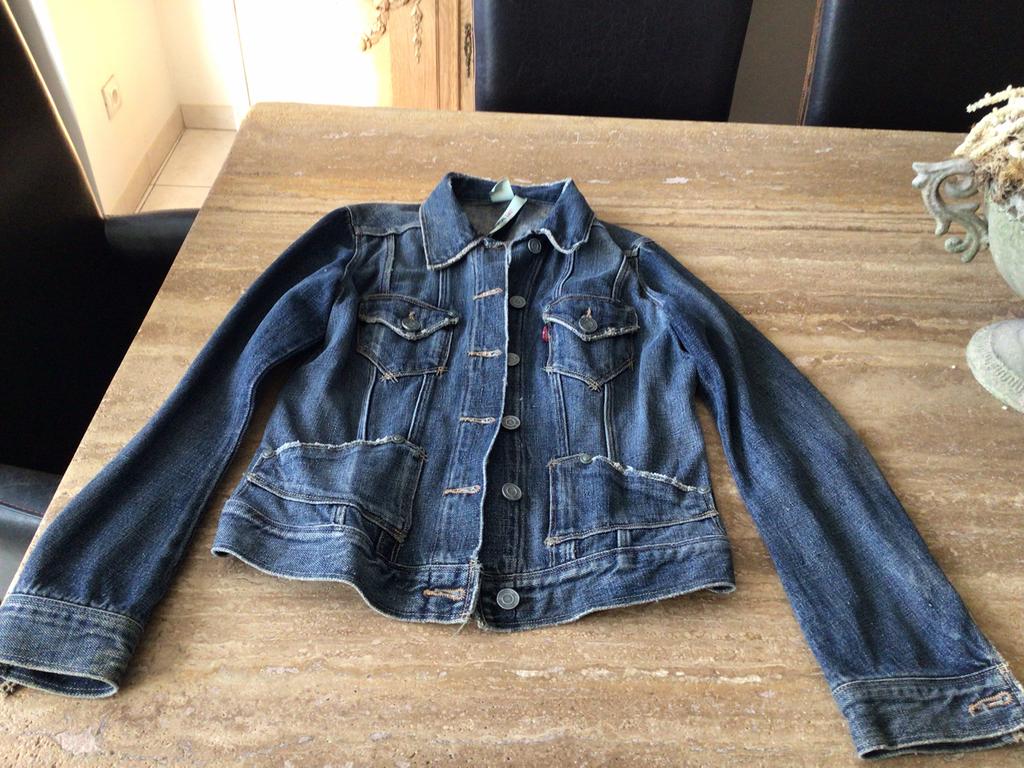 Levi,s jeansjas maat S, Enlèvement, Comme neuf